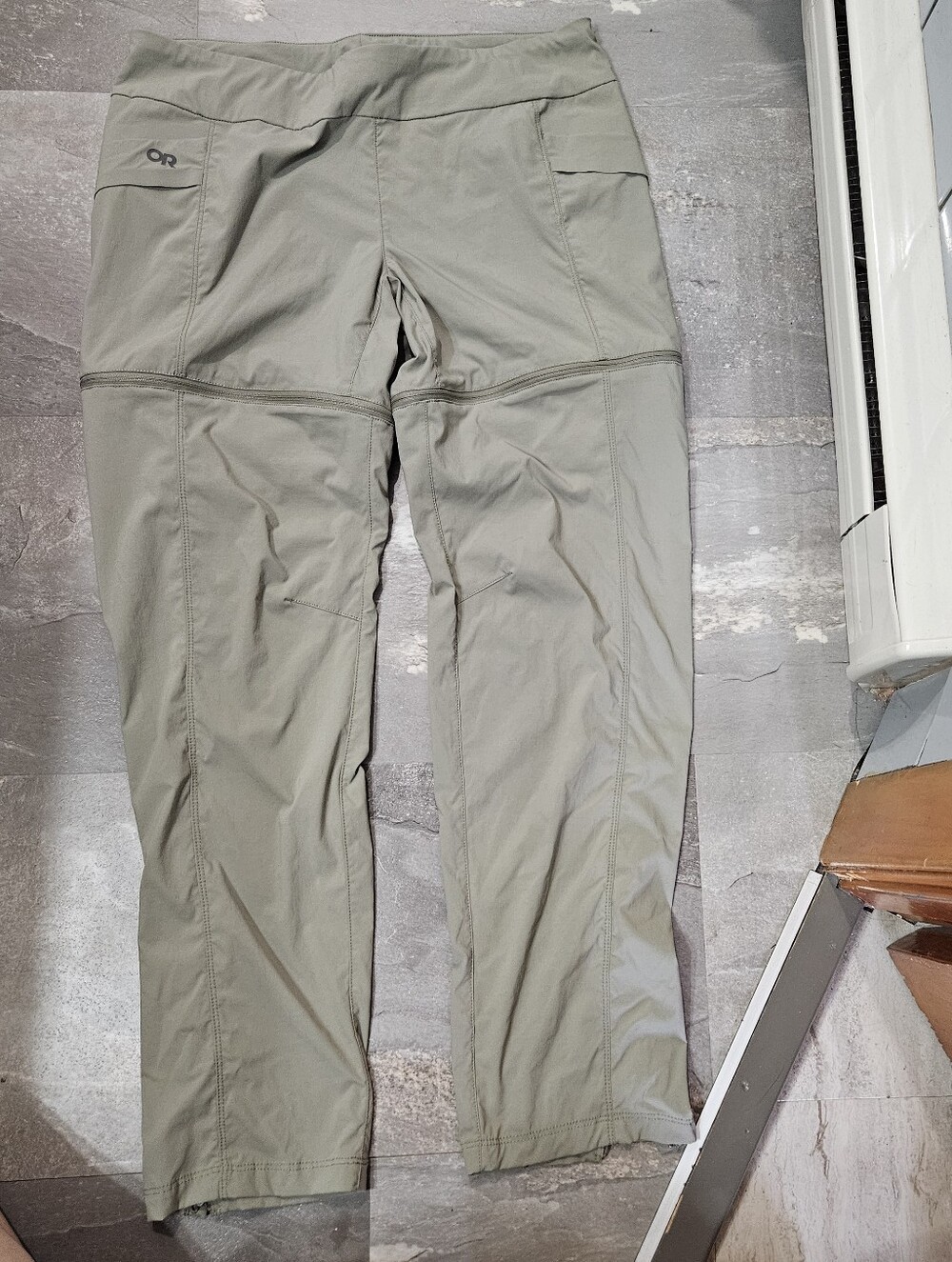 Outdoor Research "Equinox Convertible Pants". Tan-Green. 30,5" Inseam. Size 10.